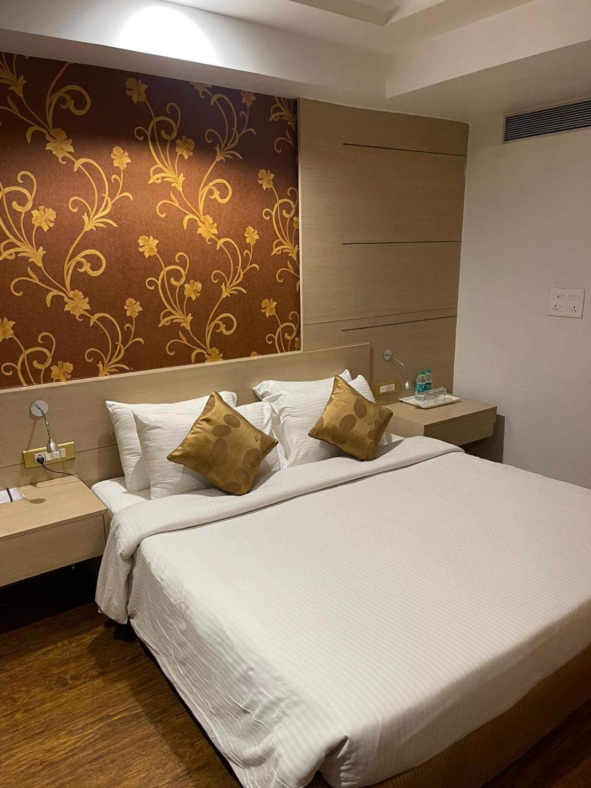 Hotel Amer Green'S Bhopal Exterior photo