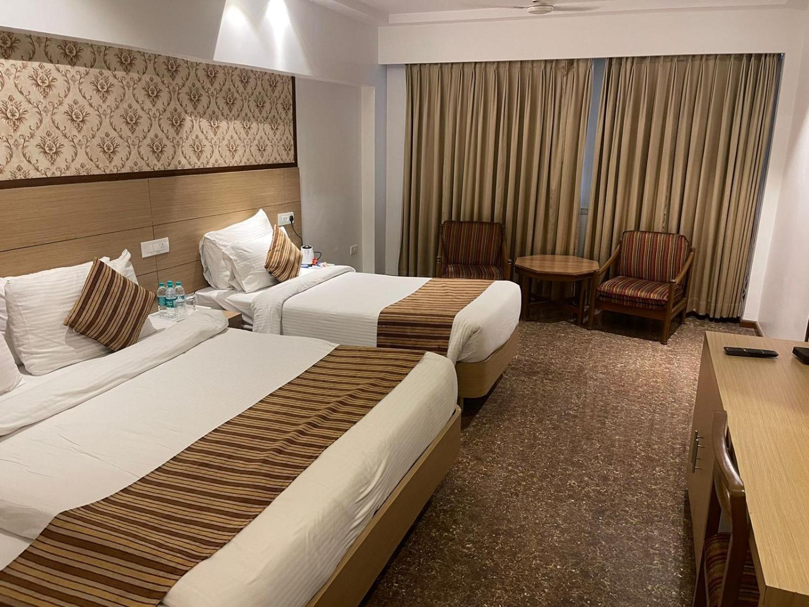 Hotel Amer Green'S Bhopal Exterior photo